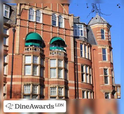 Facade - Botanist Sloane Square