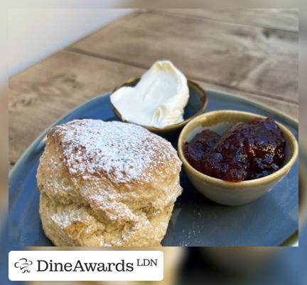 Dishes - Cheeky Scone