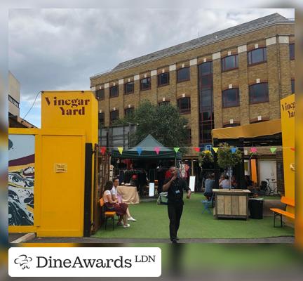 Exterior - Courtyard Bar at Vinegar Yard