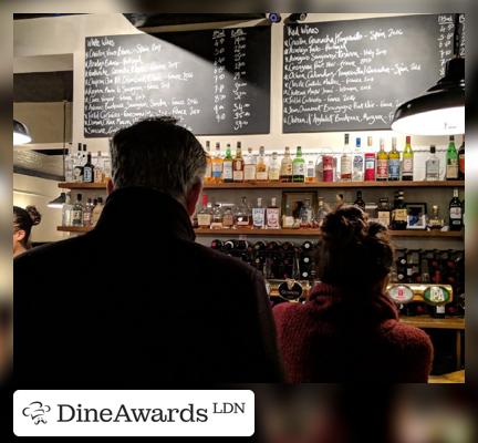 Bar counter - De Beauvoir Arms