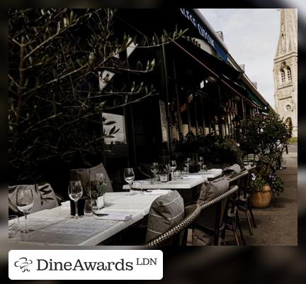 Dining table - Everest Inn