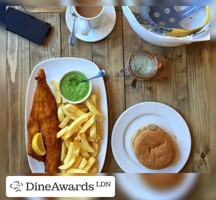 Fish and chips - FISH AND CHIPS (HAMMERSMITH)