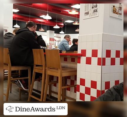 Design - Five Guys The O2