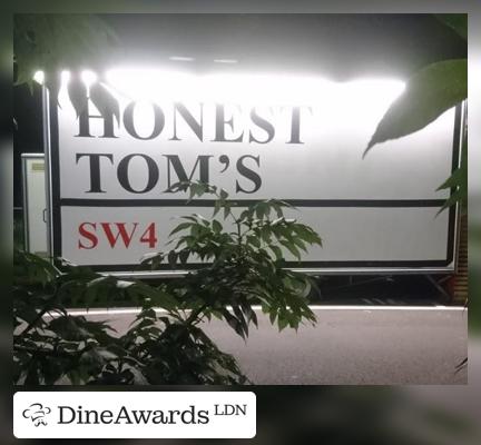 Honest Tom's Snack Bar