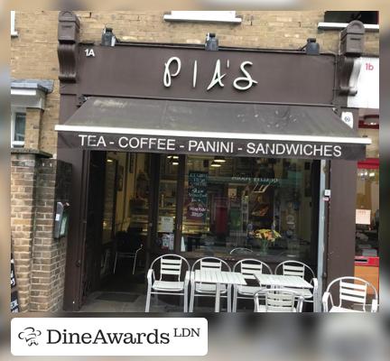 Pia's Cafe