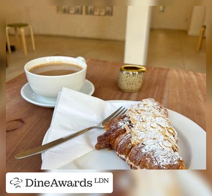 Interior - Pomme Bakery