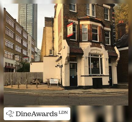 Exterior - Rose & Crown - Central London