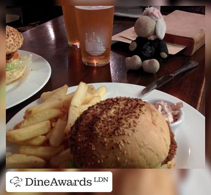 Burger - Sir Richard Steele Pub