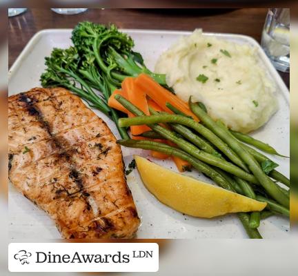 Grilled salmon - Stone & Grill