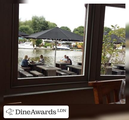 Photo - The Anglers Walton Thames