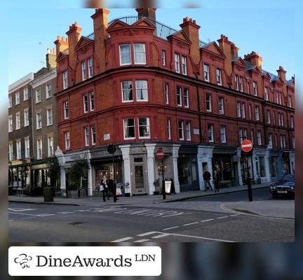 Facade - THE BARLEY MOW MARYLEBONE