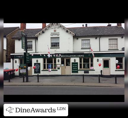 Facade - The Bricklayers Arms