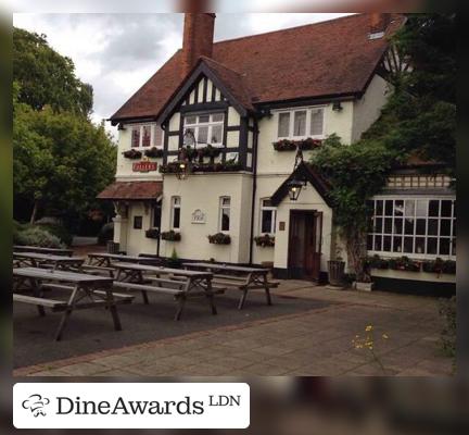 Picture - The Hare & Hounds, Osterley