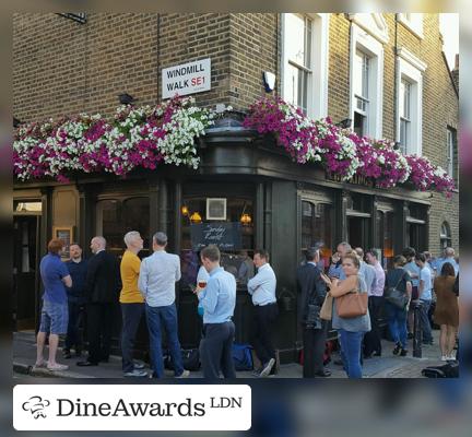 Facade - The Kings Arms