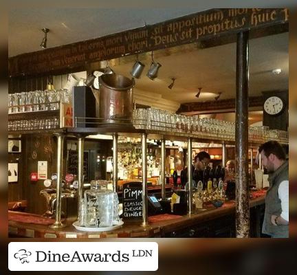 Bar counter - The Lamb & Flag, Covent Garden