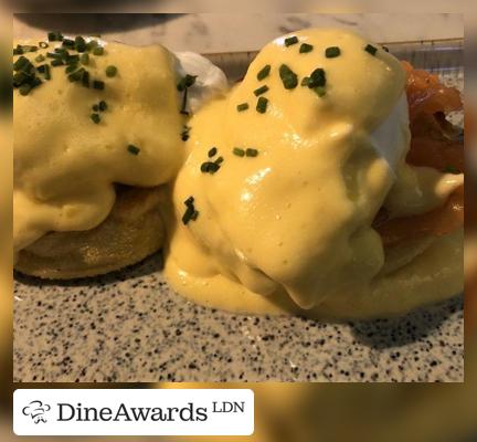 Eggs benedict - The Lampery