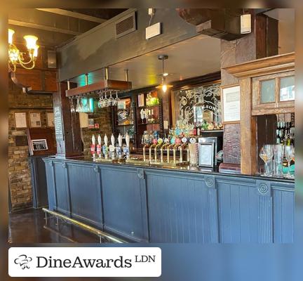 Bar counter - The Old Thameside Inn