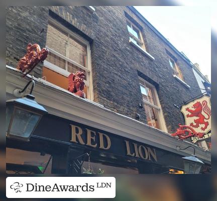 Facade - The Red Lion