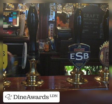 Bar counter - The Red Lion, Mayfair