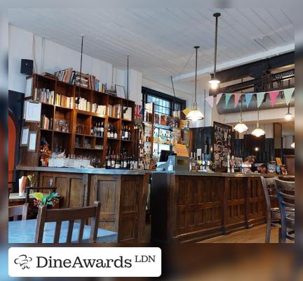 Interior - The Shaws Booksellers, EC4