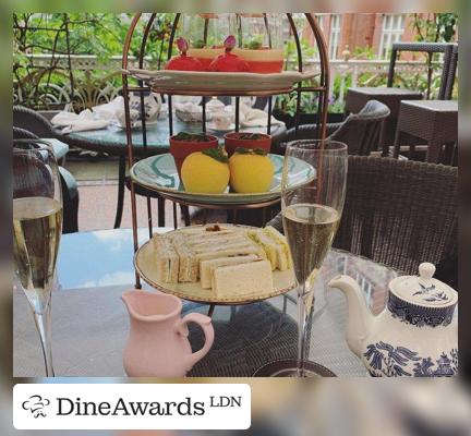 Dining table - The St. Ermin's Tea Lounge