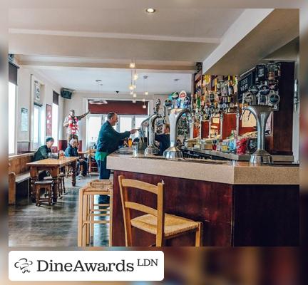 Bar counter - Tollington Arms