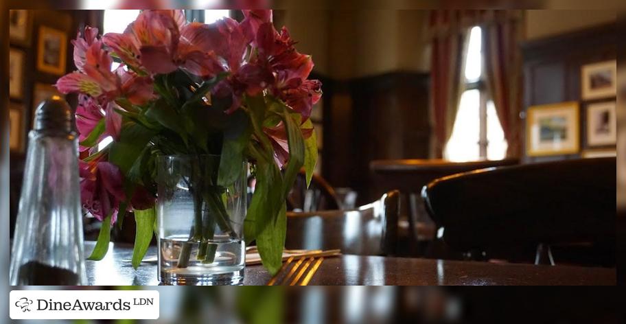 Dining table - Angel In The Fields