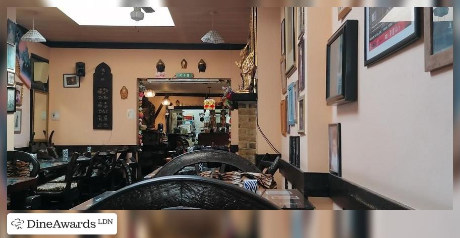 Interior - Cats Cafe des Artistes