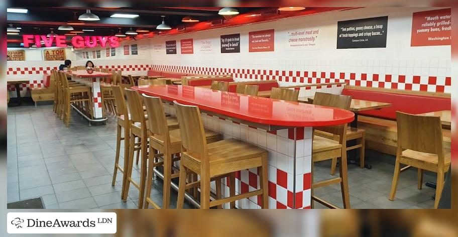 Interior - Five Guys Piccadilly Circus