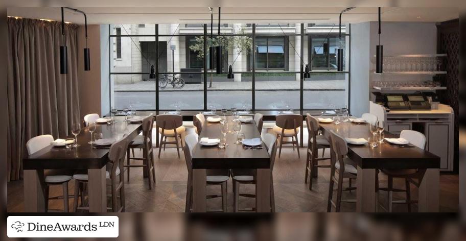 Dining table - May Fair Kitchen, Mayfair