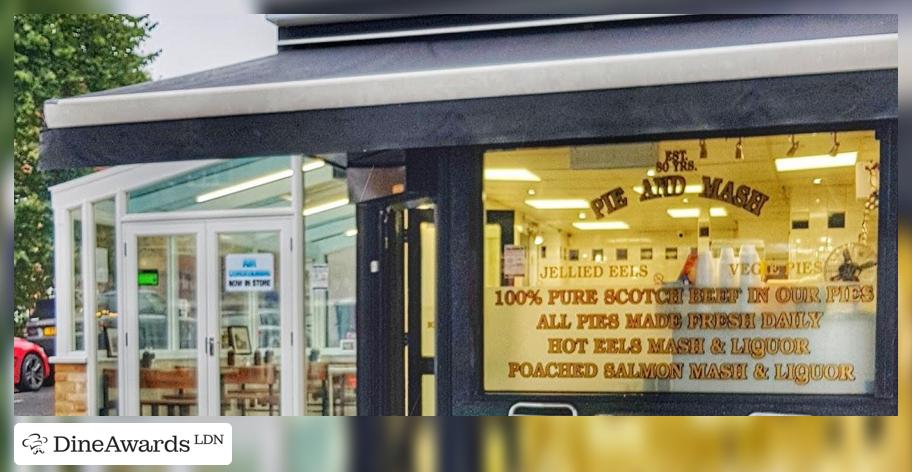 Interior - Robins Pie & Mash London