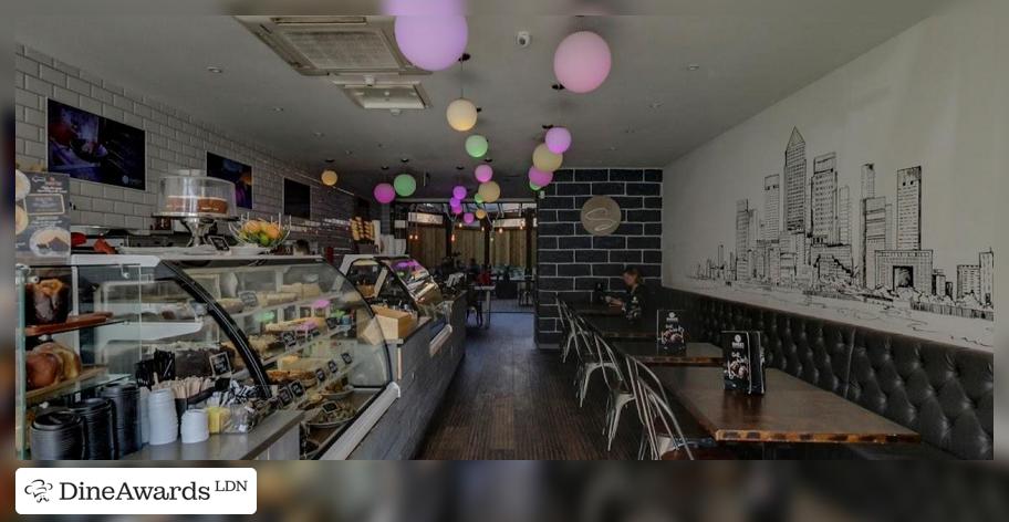 Interior - Sweet Café - Stepney