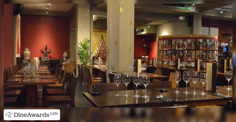 Interior - Thai Square Minories