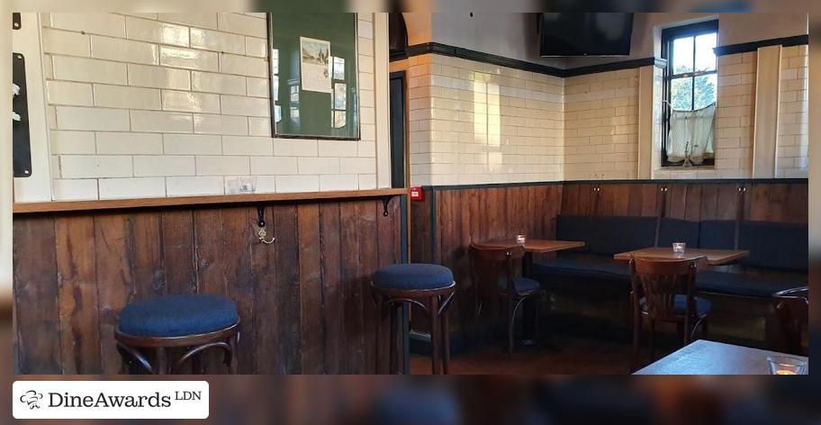 Interior - The High Cross Pub, Tottenham