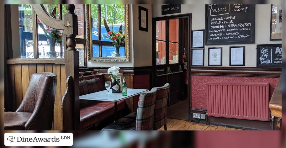 Interior - The Viaduct Tavern, EC1